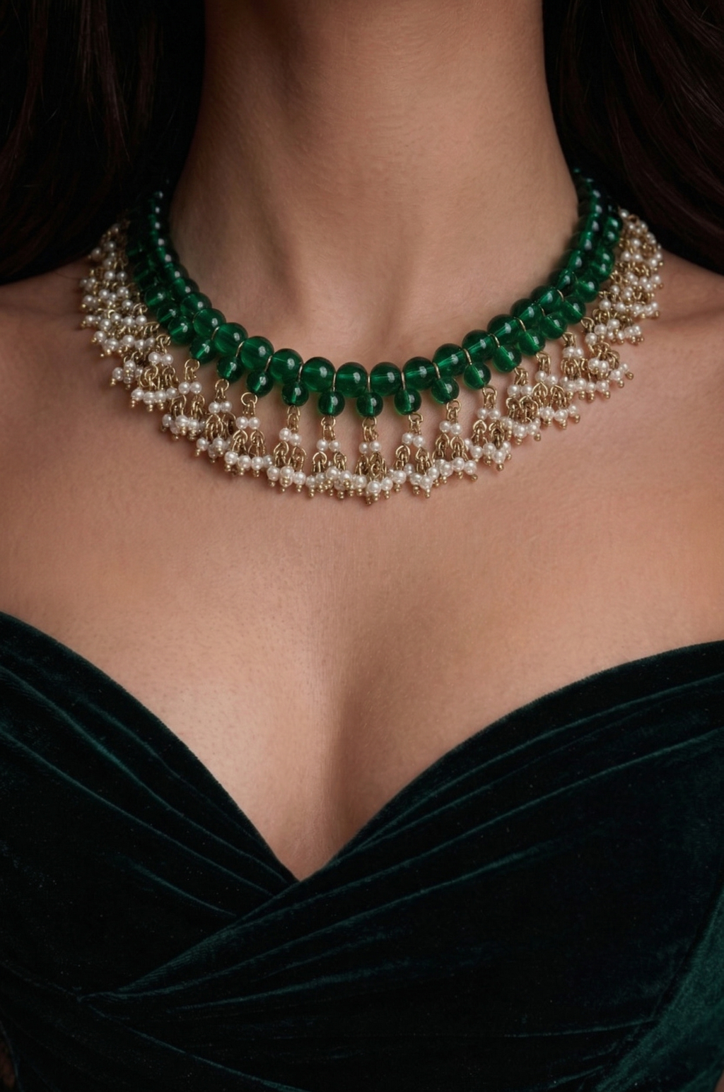 Emerald Draped Pearl Collar