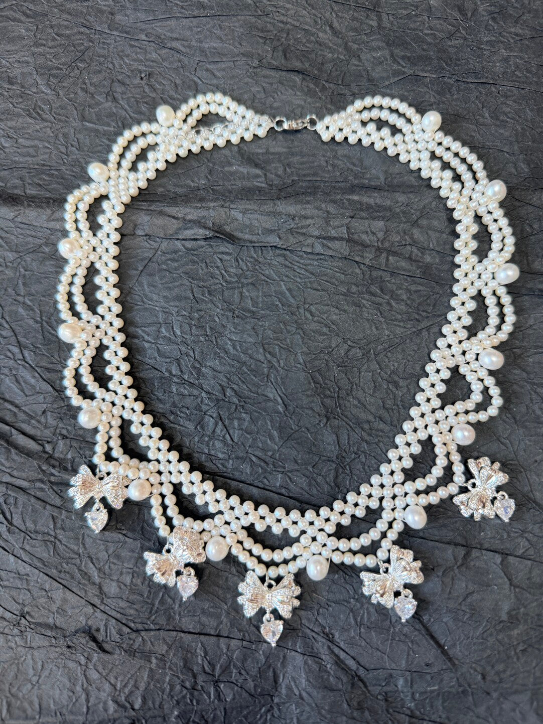 Scalloped Pearl & Bow Collar